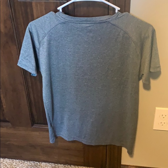 Dri-Fit Wisconsin Badger YLG (12/14) shirt - Picture 3 of 3